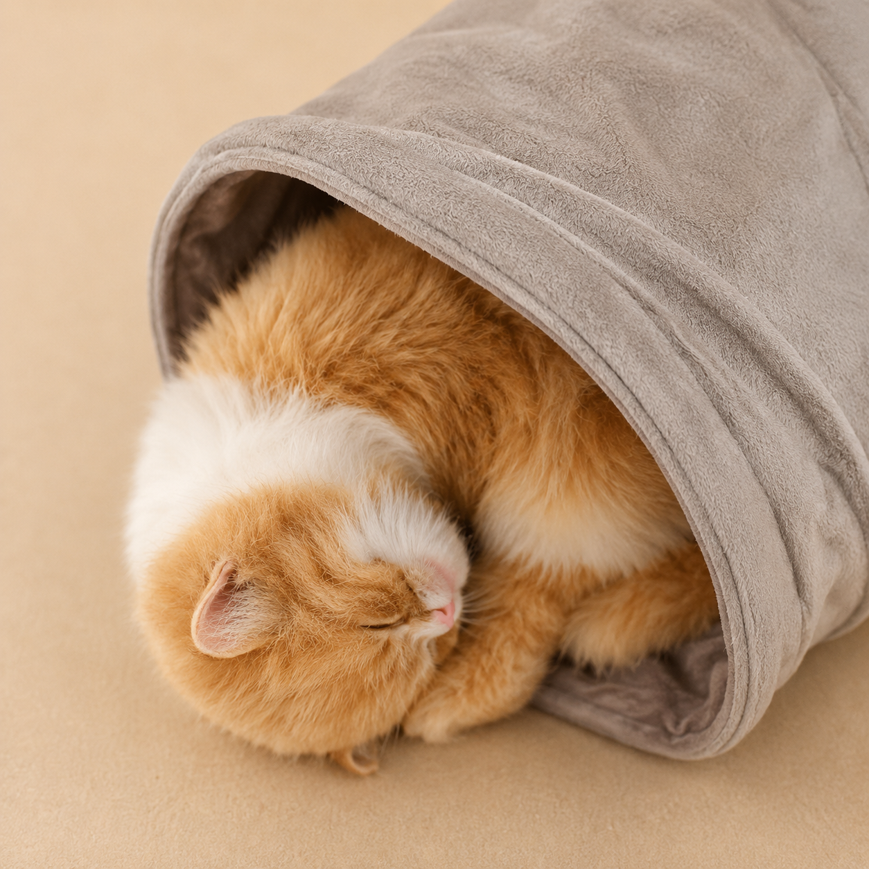 Collapsible S-Shape Tunnel Cat Toy – Interactive Peekaboo Play Tube